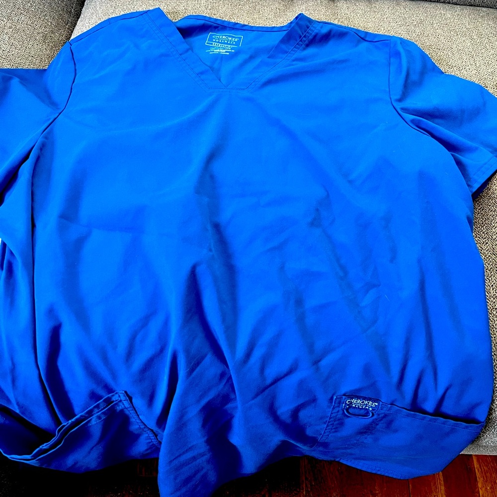 2X women Cherokee scrub shirt